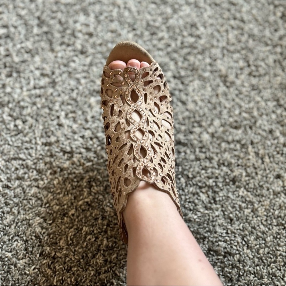 Blush Beige Caged Rhinestone Stiletto Heels Women’s Size 8